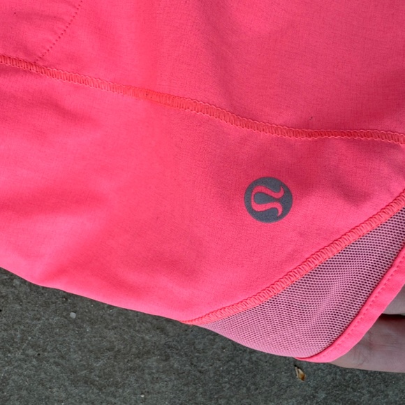 Lululemon hotty hot lined size 10 shorts - Picture 2 of 11